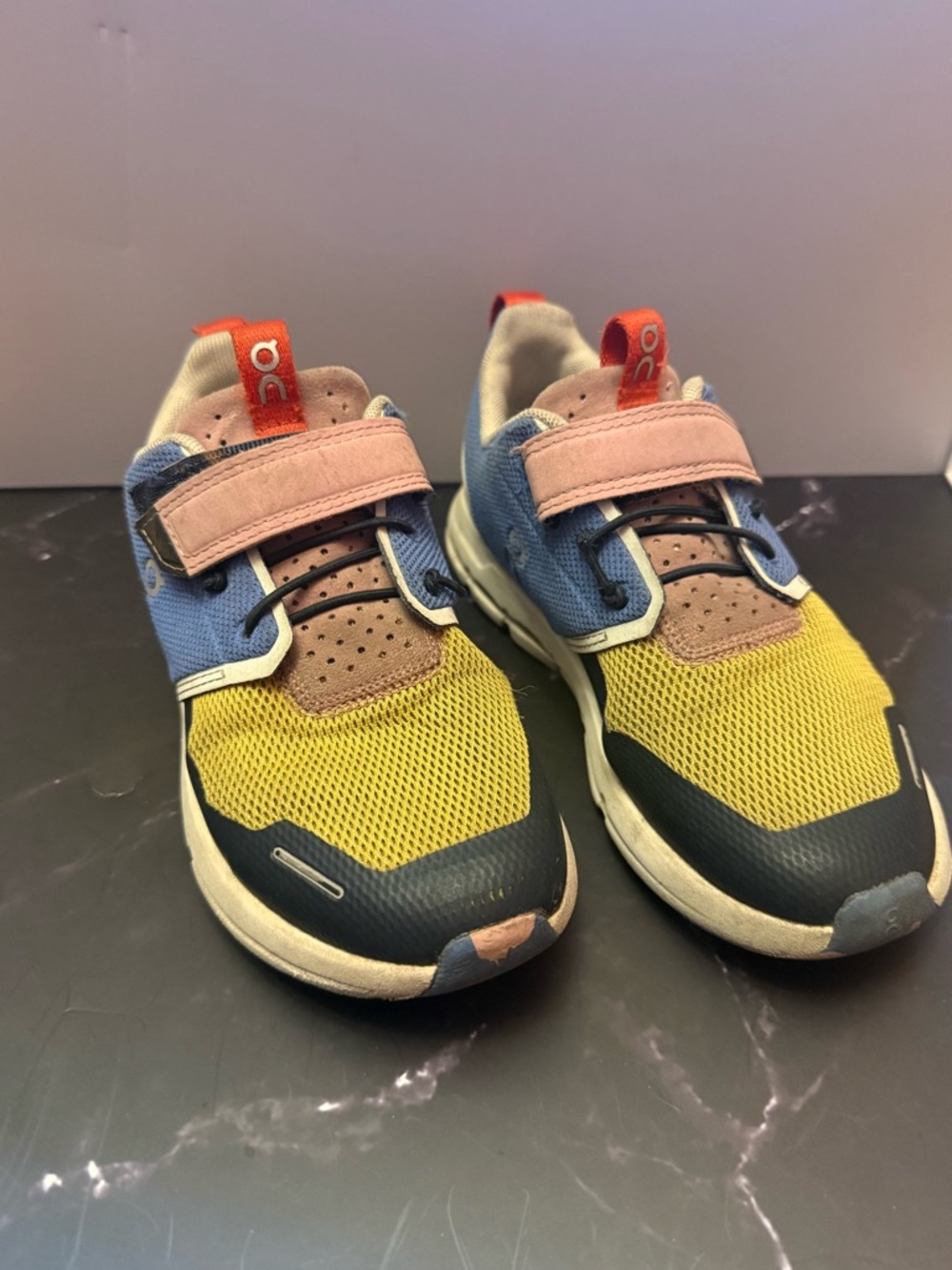 On Cloud Kids' Play Model Sneakers